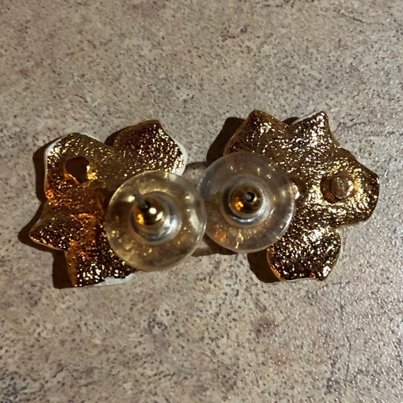 new cream/gold/diamond stud flower earrings - Picture 7 of 7